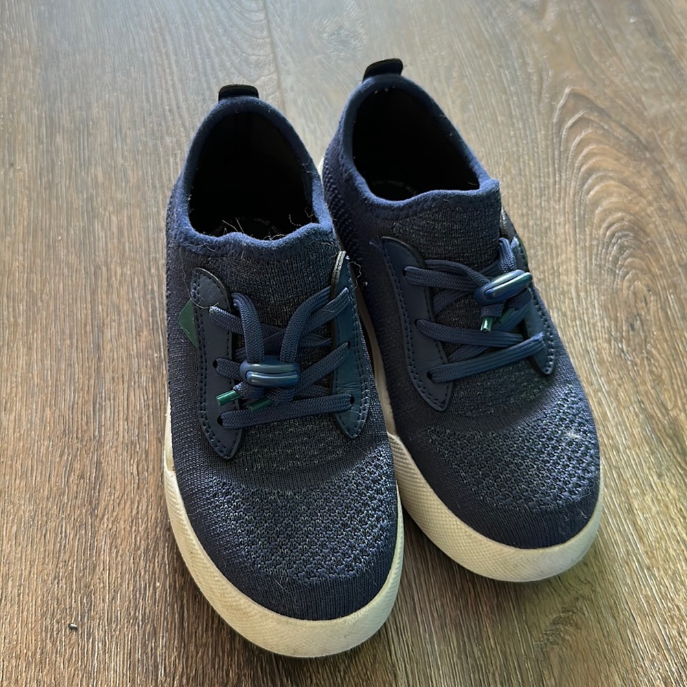 Barely worn Vessi shoes